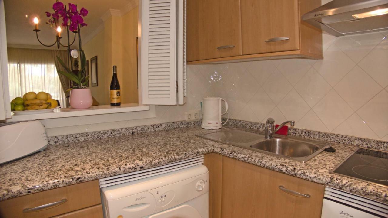 R6 Los Patios 2 Bedroom Marbella Exterior photo